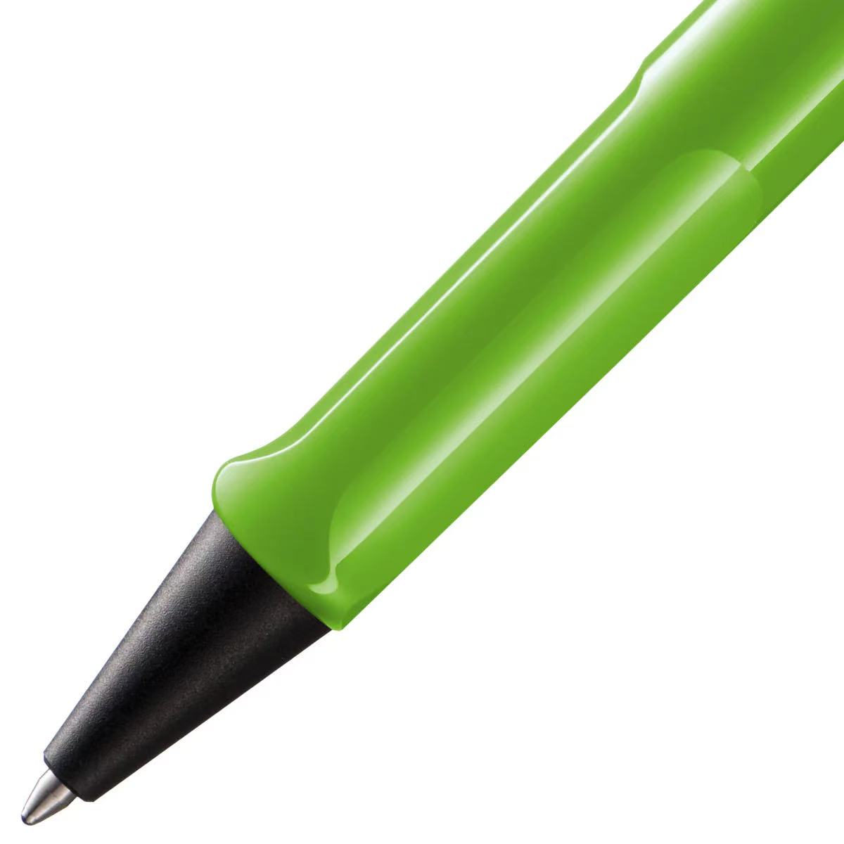 closeup of grip of LAMY safari green ballpoint pen