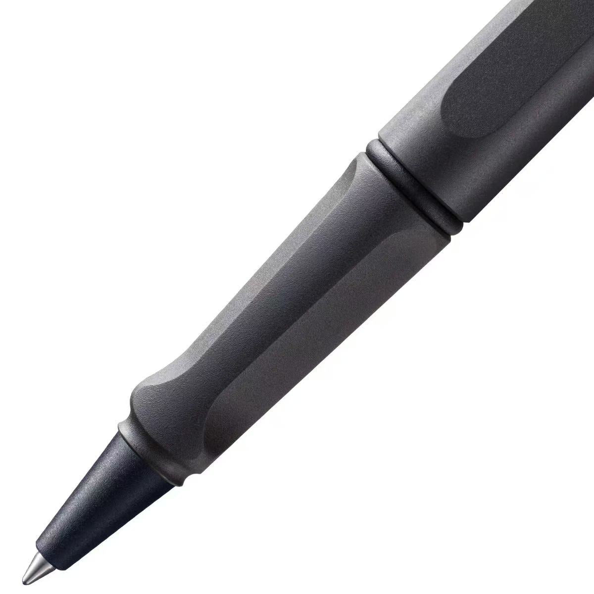 Close-up of LAMY safari umbra rollerball pen